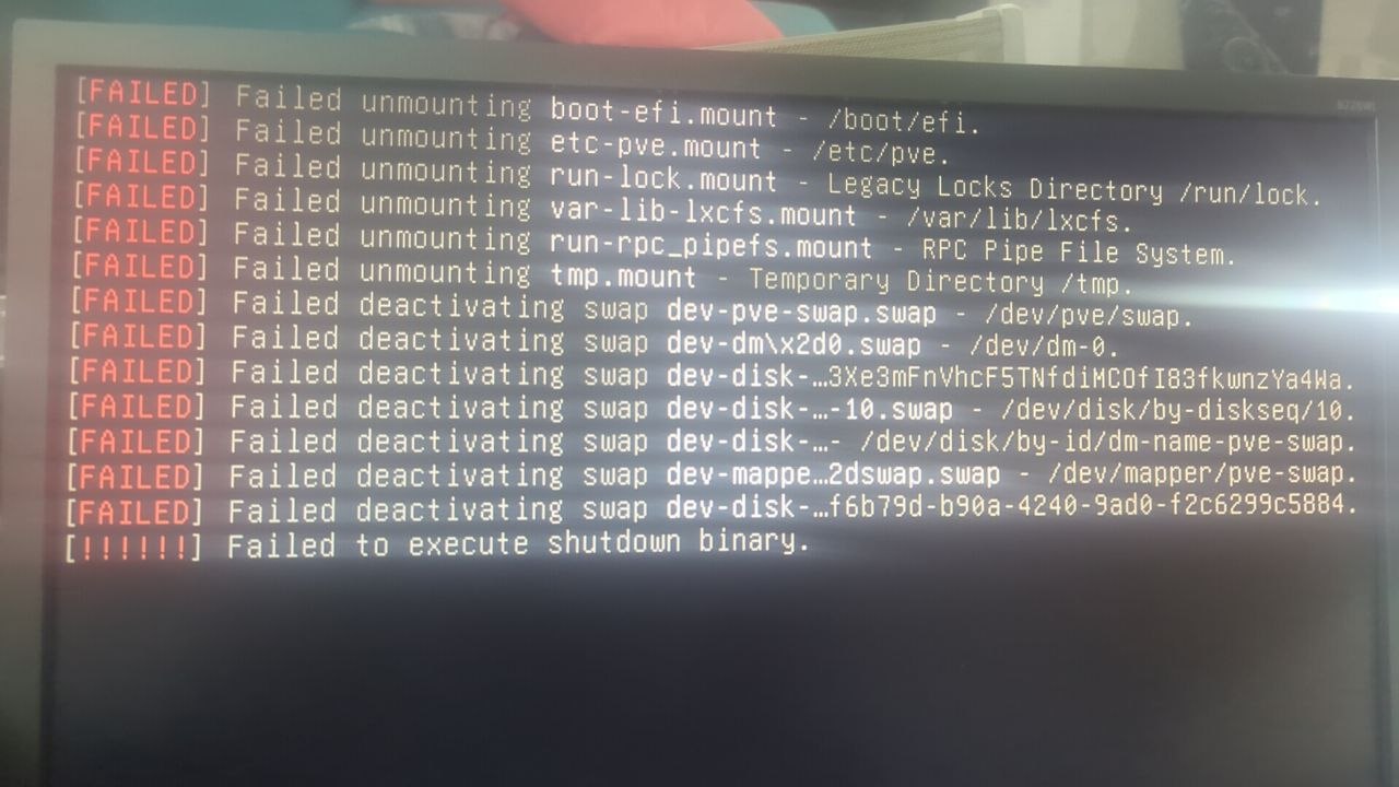 Schermata di spegnimento bloccato a causa del filesystem in stato inconsistente.